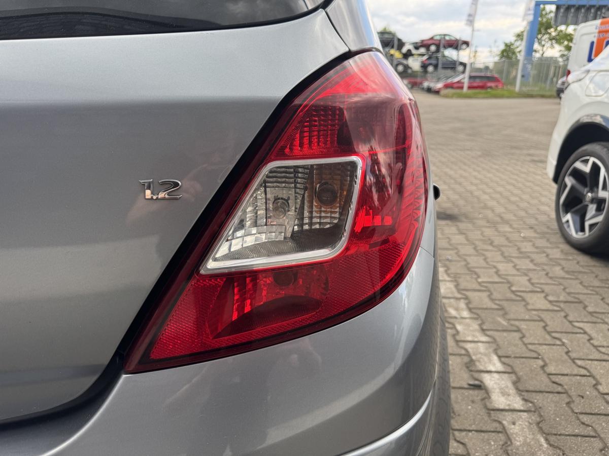 Opel Corsa D original R&uuml;cklicht R&uuml;ckleuchte Schlussleuchte rechts 5-T&uuml;rer Bj.2007